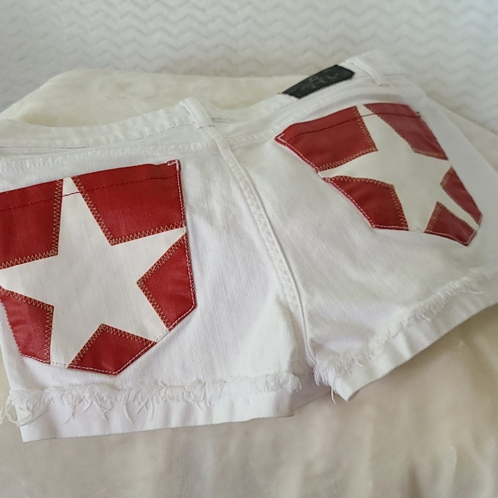 Authentic Icon white shorts with red stars . - Picture 3 of 6